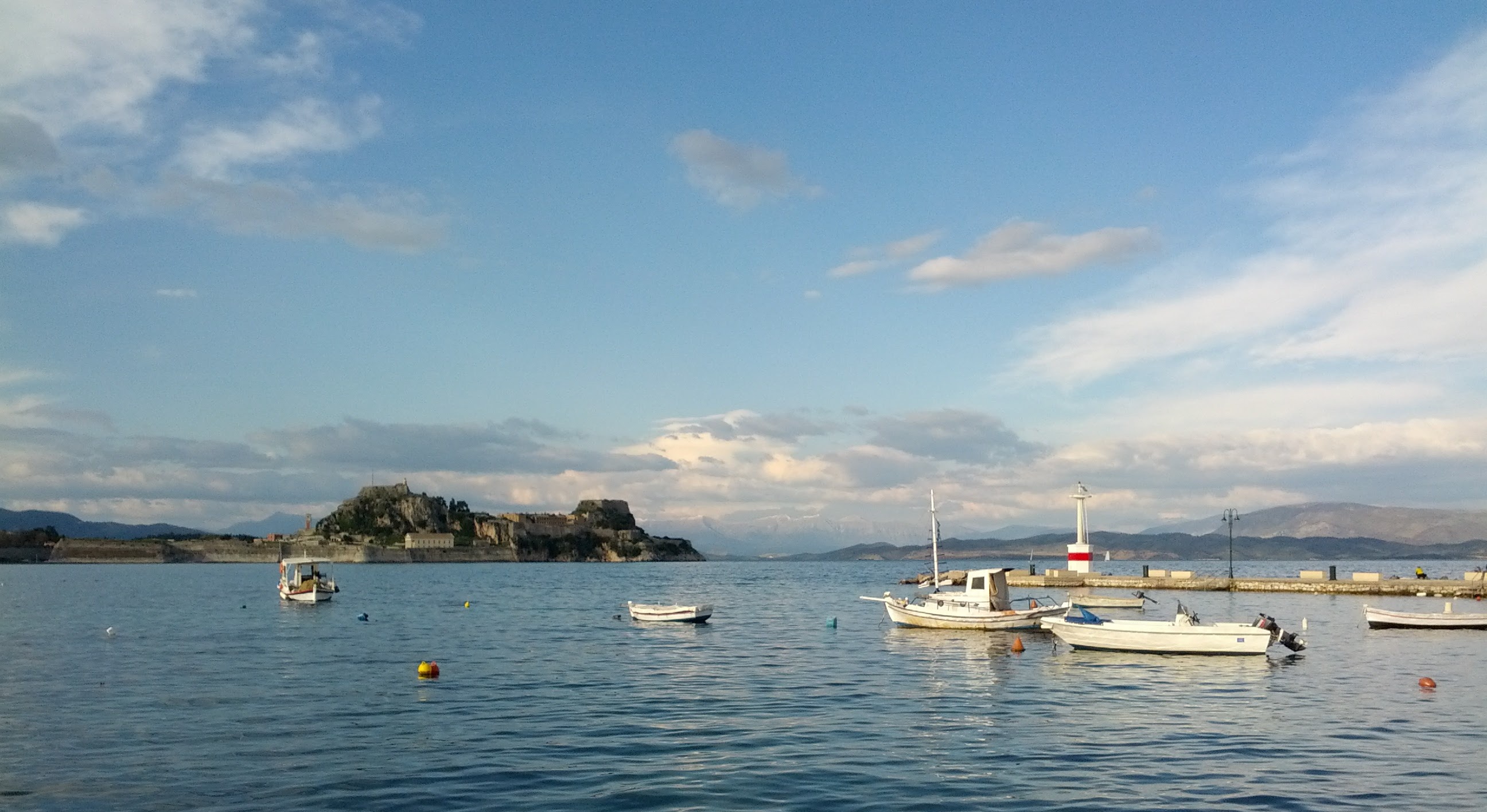 Hafen von Korfu mit alter Festung